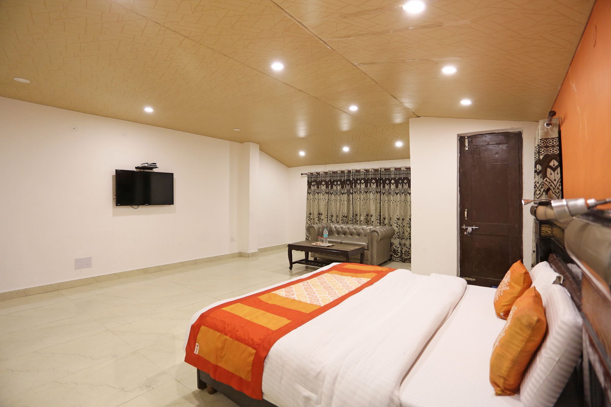 Oyo 6517 Satyam International Hotel Dalhousie Kültér fotó
